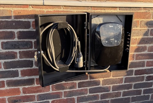 Lockable charger enclosure - lockable,